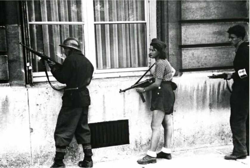 3-Will-Simone Segouin: The Photogenic Partisan of Chartres Simone Segouin and two other soldiers