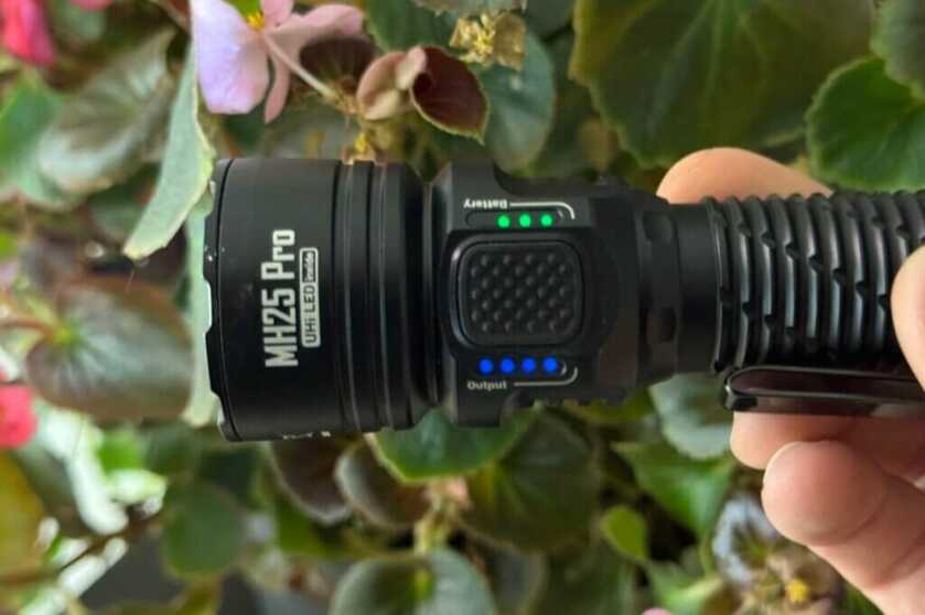 3 - Nitecore MH25Pro 3,300 Lumen Flashlight Review Current light output level and the battery charge status indicator