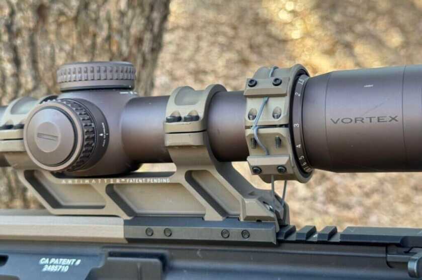 Antimatter Industries Scopeswitch: Zoom Without Loosing a Grip The Scopeswitch clamping around the magnification ring