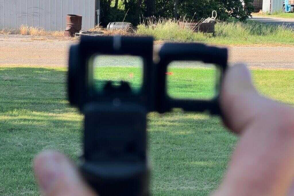 2 red dots being conpared