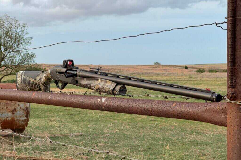 Benelli Super Black Eagle 3 A.I. BE.S.T. semi-auto shotgun overview in GORE OPTIFADE Timber finish