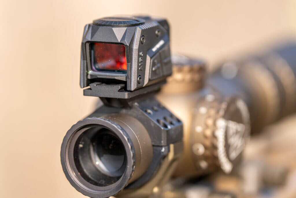 Recessed front lens and protective aluminum housing on the Steiner MPS 2.0