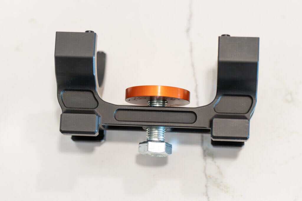 Force 360 built-in scope leveling system aligning the optic to the mount
