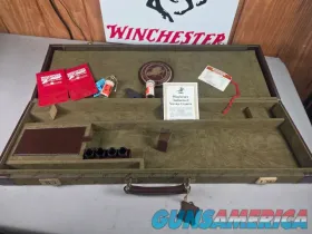 9426  Winchester Green shotgun case, Thi...