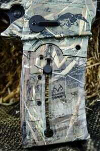Mossberg 715P Duck Commander – Maybe the Coolest Plinker Ever - New Gun Review The ambidextrous magazine release levers are plastic pushing against steel. It won't be long before they break.