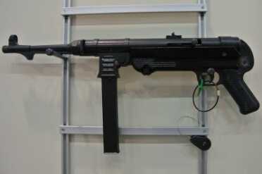 WWII German MP40 in 9mm - SHOT Show 2015 MP-40 9mm.