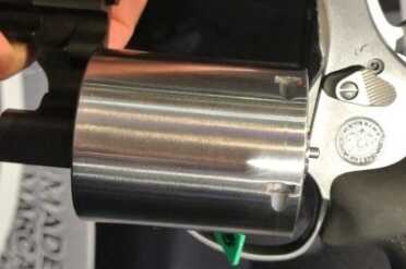 Smith's 460 Bone Collector Custom Shop Limited Edition - SHOT Show 2015 No flutes on this cylinder.