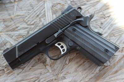 The Single Stack 9mm Perfected--Nighthawk T4 The T4 is an eveoltution of Nighthawk's Talon line of Pistols, and is built around the 9mm cartridge.