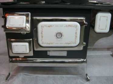 Prepping 101: 8 Off-Grid Wood Cookstove 5 I am going to post the rest of the high res pics from the current Ebay auction for the same stove at $500 more expensive.