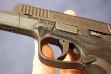 Best Factory Single Stack 9mm Ever? Honor Guard (NEW GUN) The lines are very clean.