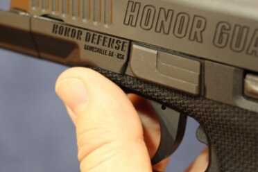 Best Factory Single Stack 9mm Ever? Honor Guard (NEW GUN) The texture runs all the way up the frame, which allows for more control for the support hand.