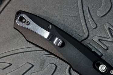 The deep-pocket clip. 