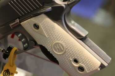Crimson Trace Has A New AR Laser/Light--SHOT Show 2016 Master Series 1911 Grips.