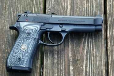 We Shoot the Wilson Combat Beretta 92--SHOT Show 2016 But not as handsome as the one that just came back.