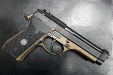 We Shoot the Wilson Combat Beretta 92--SHOT Show 2016 Another custom almost ready to go out.