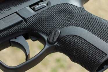 Honor Guard 9mm--Full Review The shape of the grip is really well executed.