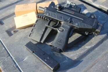 The IWI UZI Pro SB--THE 21st Century UZI The brace folded. Like this, the Pro becomes an easily concealed gun.