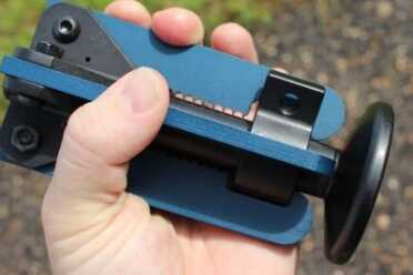 Can Cannon's Grappling Hook in Action Compact the arms.