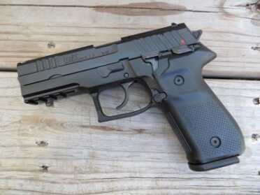 While the Rex Zero 1 has SIG-like lines, it packs in some unique features.