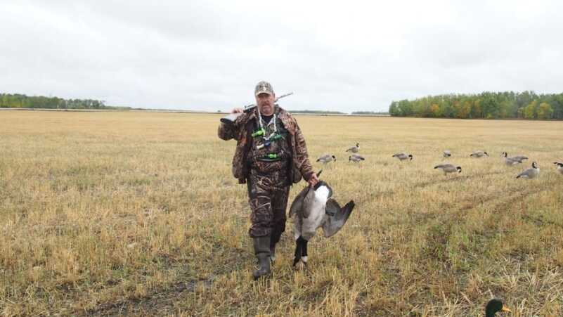 Honkers in The Chilly Morning: Goose Hunting in Central Manitoba Honkers in The Chilly Morning: Goose Hunting in Central Manitoba