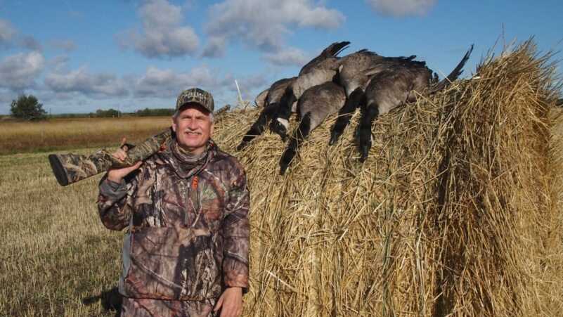 Honkers in The Chilly Morning: Goose Hunting in Central Manitoba Honkers in The Chilly Morning: Goose Hunting in Central Manitoba