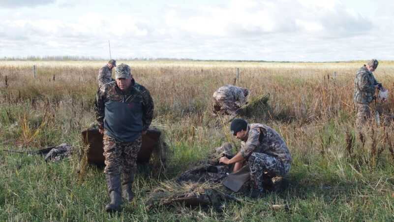 Honkers in The Chilly Morning: Goose Hunting in Central Manitoba Honkers in The Chilly Morning: Goose Hunting in Central Manitoba