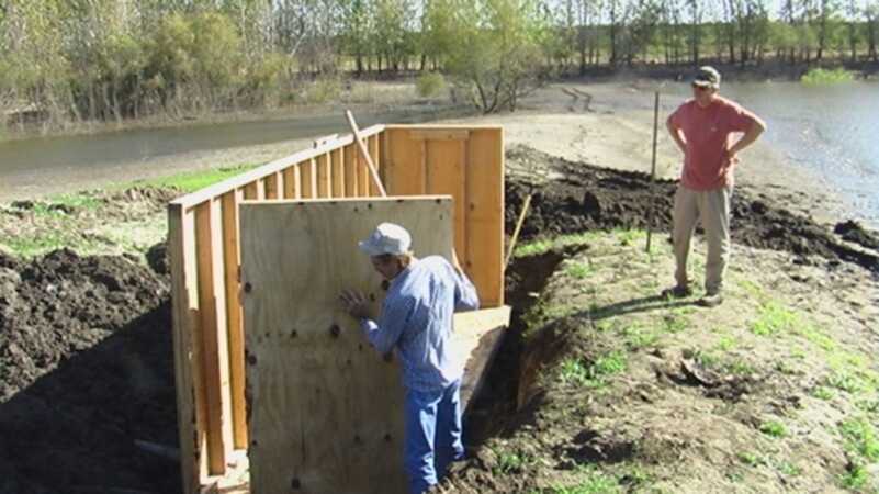 DIY - Building Waterfowl Blinds: Pit and Surface DIY - Building Waterfowl Blinds: Pit and Surface