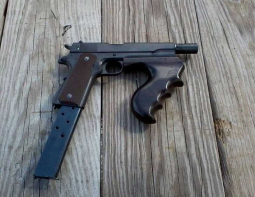 1911 Baby Machine Gun and the Baby Faced Monster: Lester Gillis 1911 Baby Machine Gun and the Baby Faced Monster: Lester Gillis