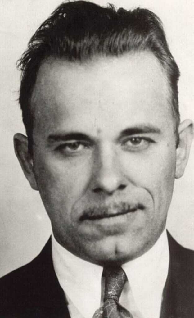 1911 Baby Machine Gun and the Baby Faced Monster: Lester Gillis 1911 Baby Machine Gun and the Baby Faced Monster: Lester Gillis