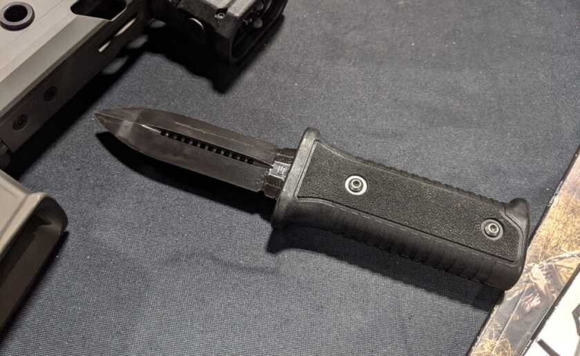 The Modern Bayonet: 'GripKnife' is a Foregrip and Knife in One – SHOT Show 2020 The Modern Bayonet: 'GripKnife' is a Foregrip and Knife in One – SHOT Show 2020