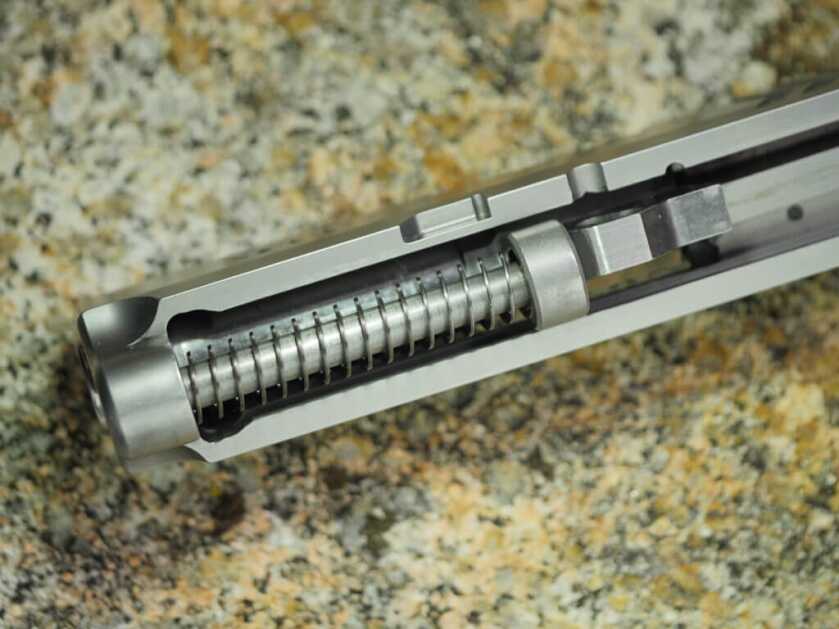 Springfield's 1911 Mini-Me: The 911 9mm Springfield's 1911 Mini-Me: The 911 9mm