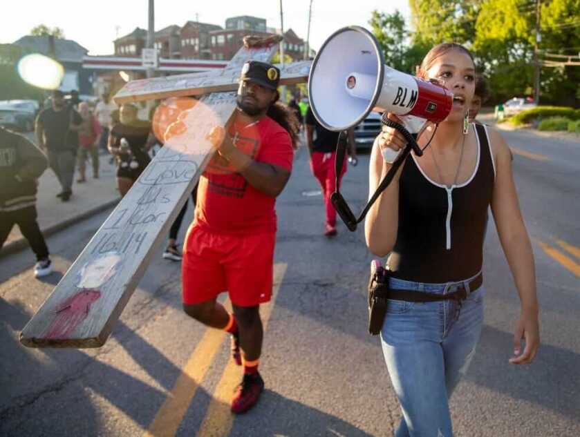 WATCH: Man Pulls Mini Revolver on Armed BLM Protestors in Kentucky