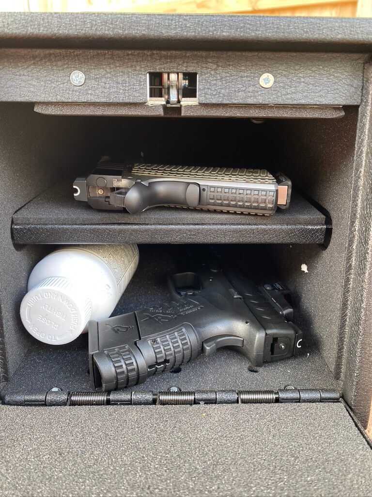 SnapSafe Two-Gun Keypad Vault