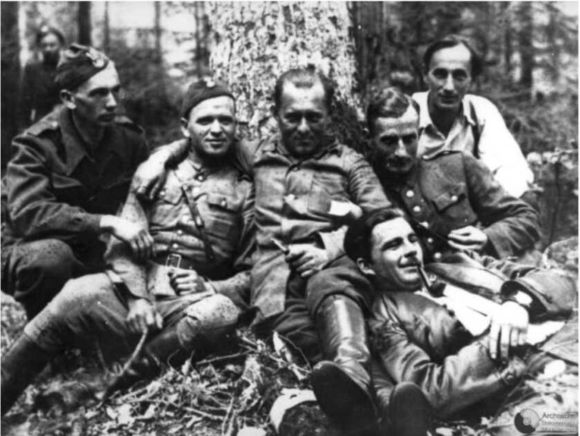 Major Aleksander Tarnawski: The Unkillable Polish Commando Major Aleksander Tarnawski: The Unkillable Polish Commando