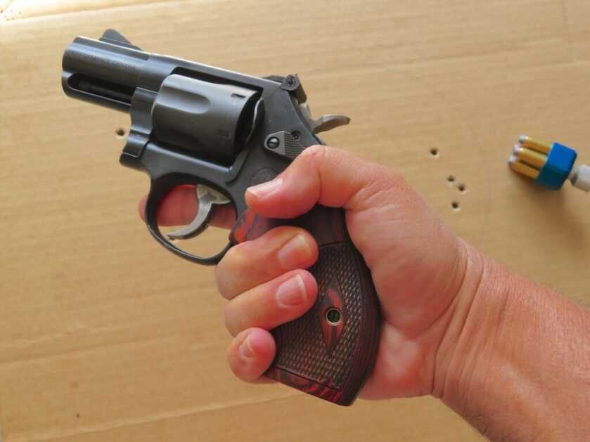 3 - S&W Performance Center Model 19 Carry Comp: Belch Fire And Leave No Empties Behind Smith and Wesson Model 19 Carry Comp