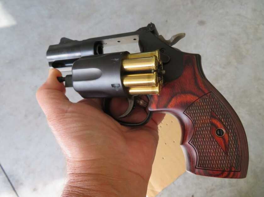 3 - S&W Performance Center Model 19 Carry Comp: Belch Fire And Leave No Empties Behind Ejecting shells from Model 19 Carry Comp