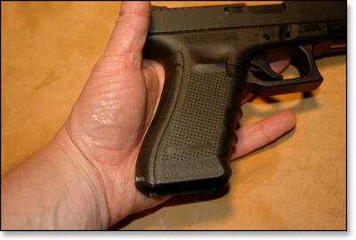 The Gen 4 grip with the medium back strap attached has the same grip profile as the Gen 3 standard grip. 