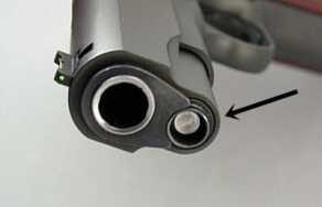 Para 1911 Elite Commander—Gun Review 06.The Para Elite Commander has a one-piece full length guide rod. As you can see, the recoil plug is open since the guide rod protrudes from the slide when the slide moves to the rear.