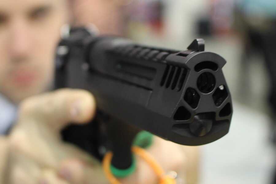 Lightweight Desert Eagle .50AE/.44/.357 + Kahr Comp Guns - SHOT Show 2015