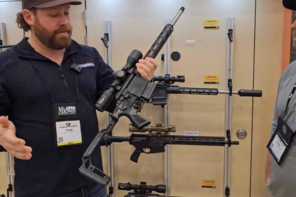 A SiG Cross TRAX rifle.