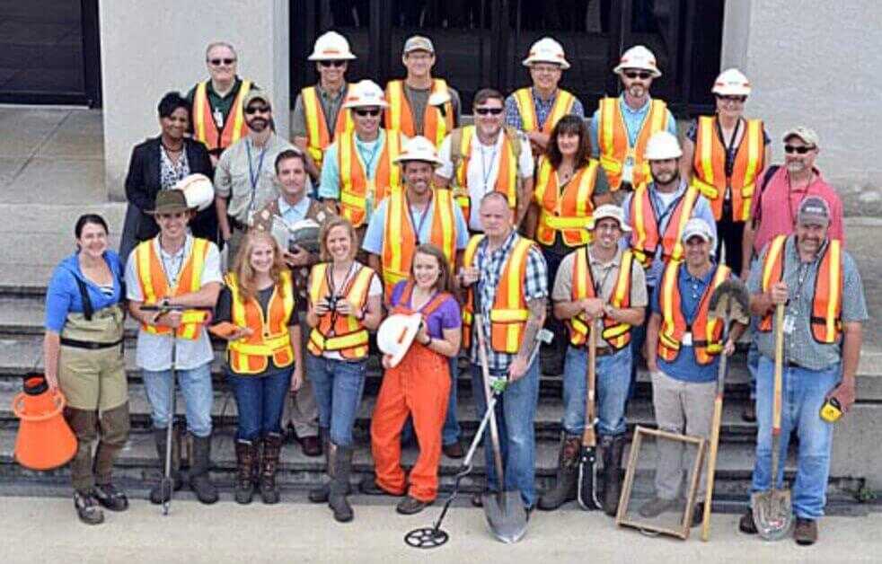 SCDOT road workers near Highway 72 Abbeville standoff context