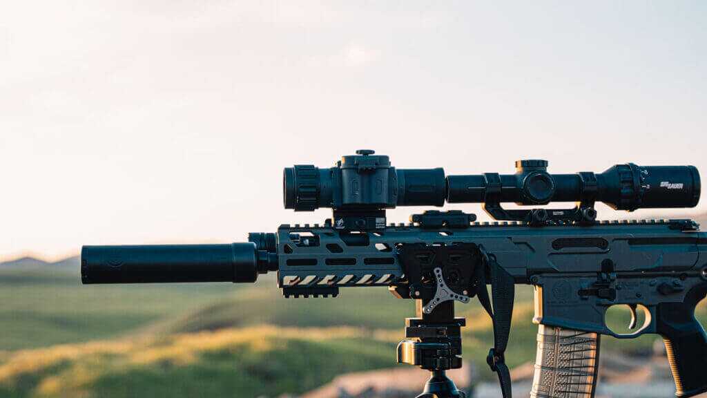 Armasight Operator 640 1-4x35mm Thermal Clipon on a rifle