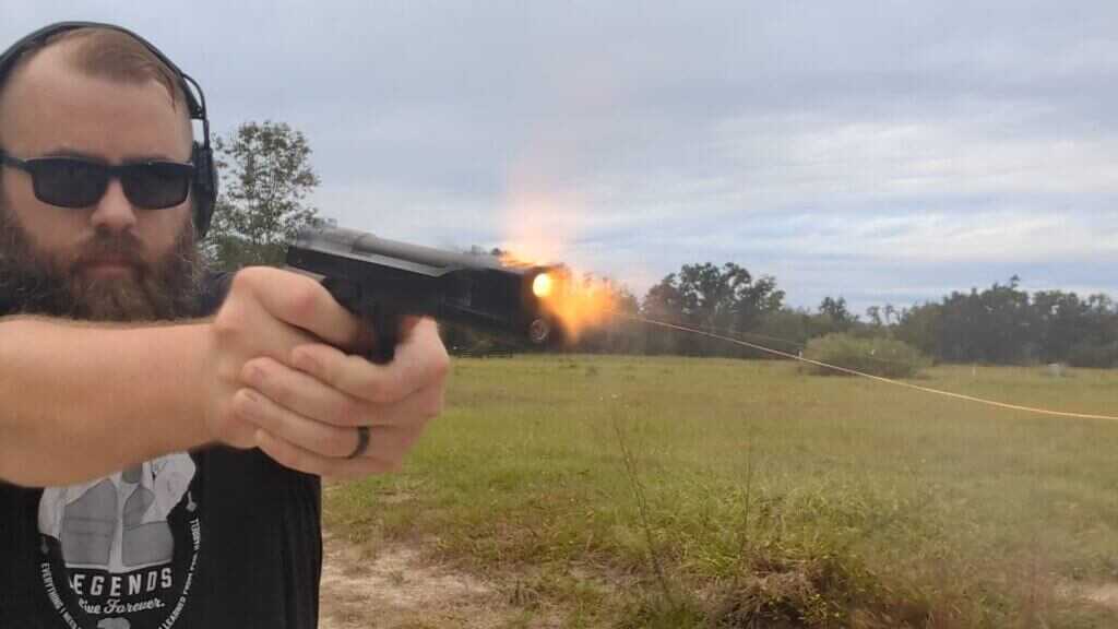 muzzle flash leon beretta