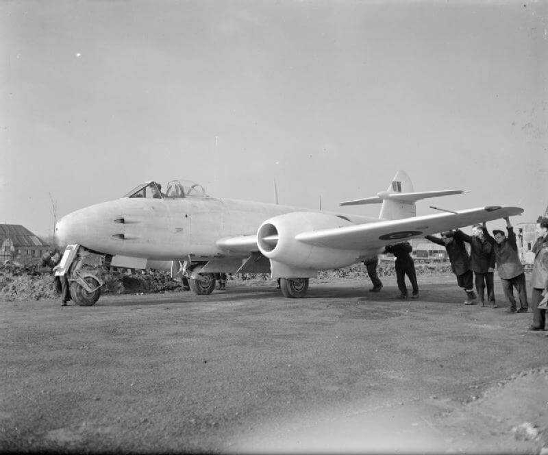 Gloster Meteor jet fighter early operational jet, V1 intercept role