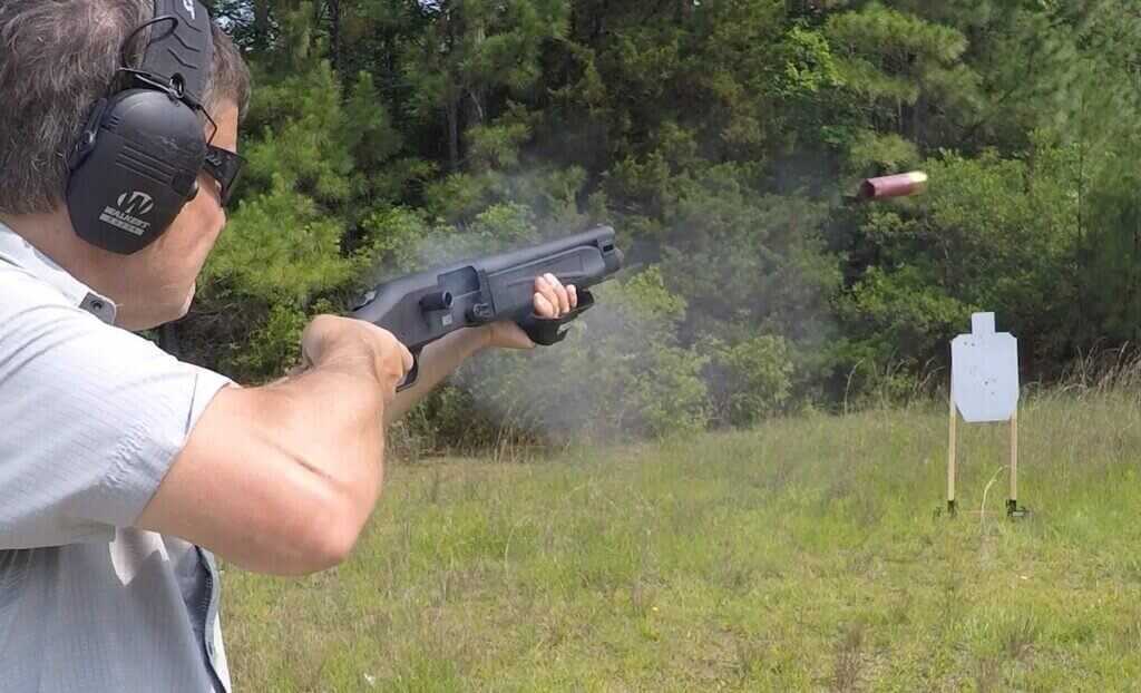 Mossberg 990 Aftershock firing test showing 12 gauge gas system control