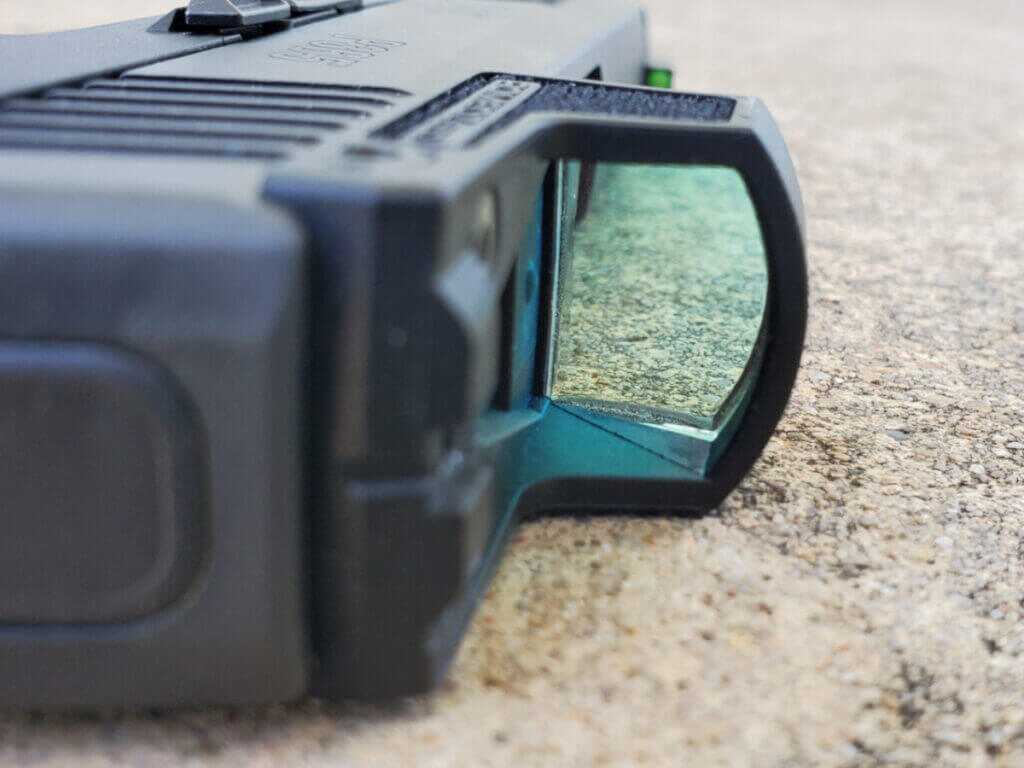 micro red dot sight on pistol slide sig sauer romeo zero style
