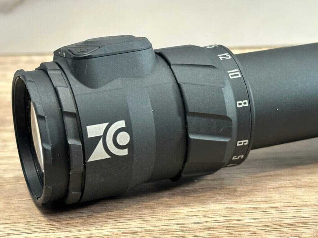 Closeup view of the ZC420 Hunter's ocular The illumination is relocated to this location.