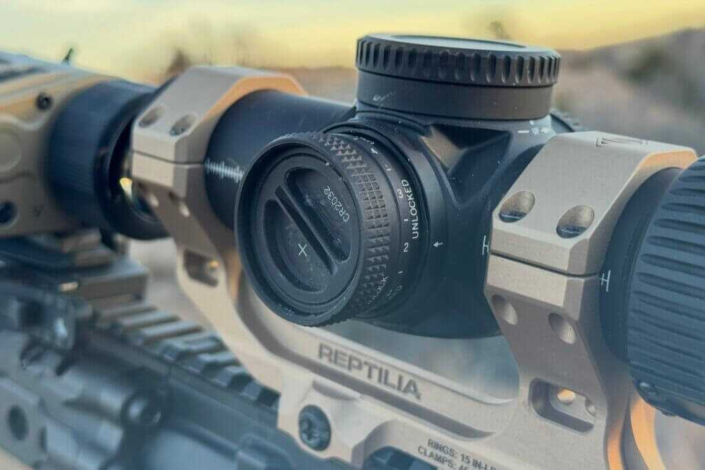 Illumination turret on Vortex AMG 1-10x24 with off positions between settings and CR2032 battery power