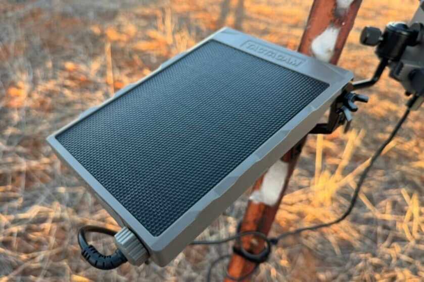 Tactacam 12V Solar Panel with built-in 5200mAh lithium battery for REVEAL Ultra