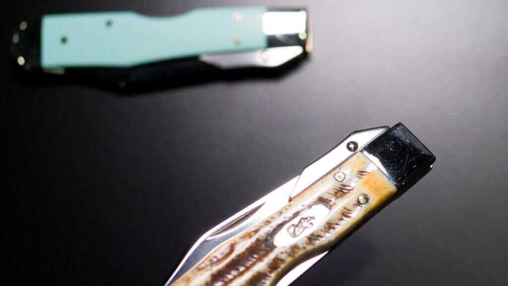 Close up of the bolster and guard with the knife close.